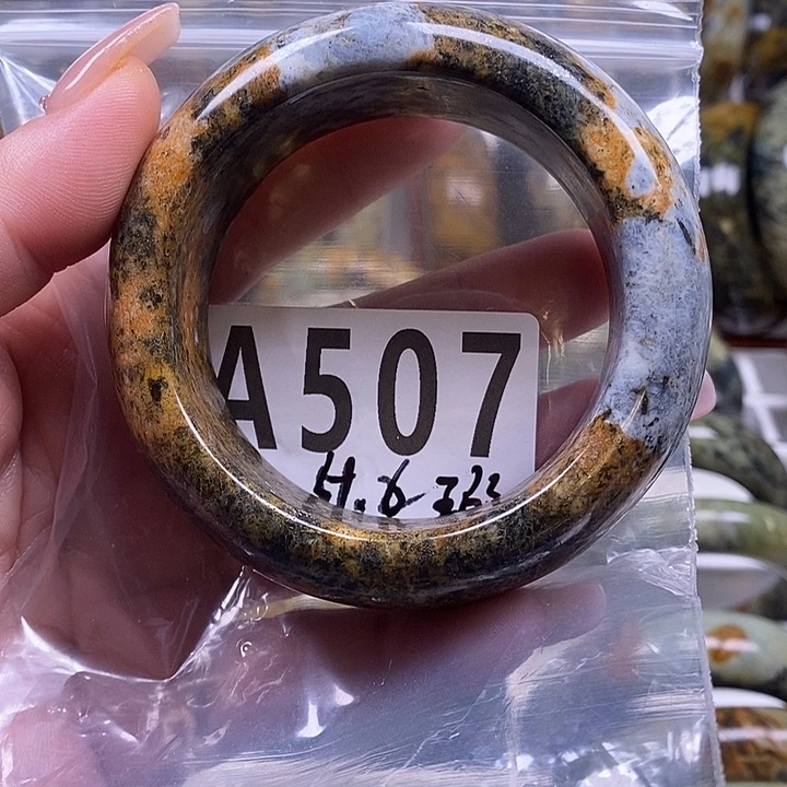 大***圆蛇纹石玉未镶嵌手镯