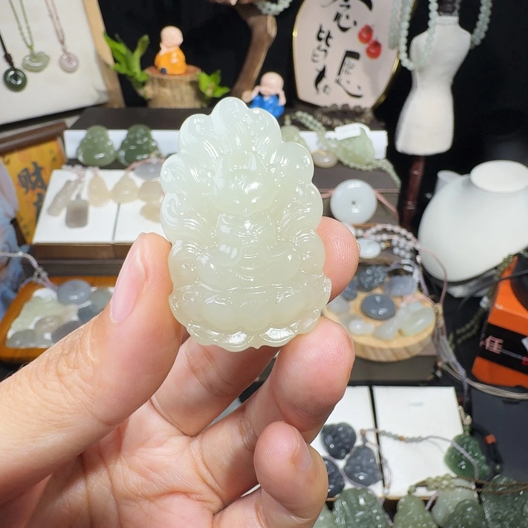 ****.和田玉未镶嵌颈饰