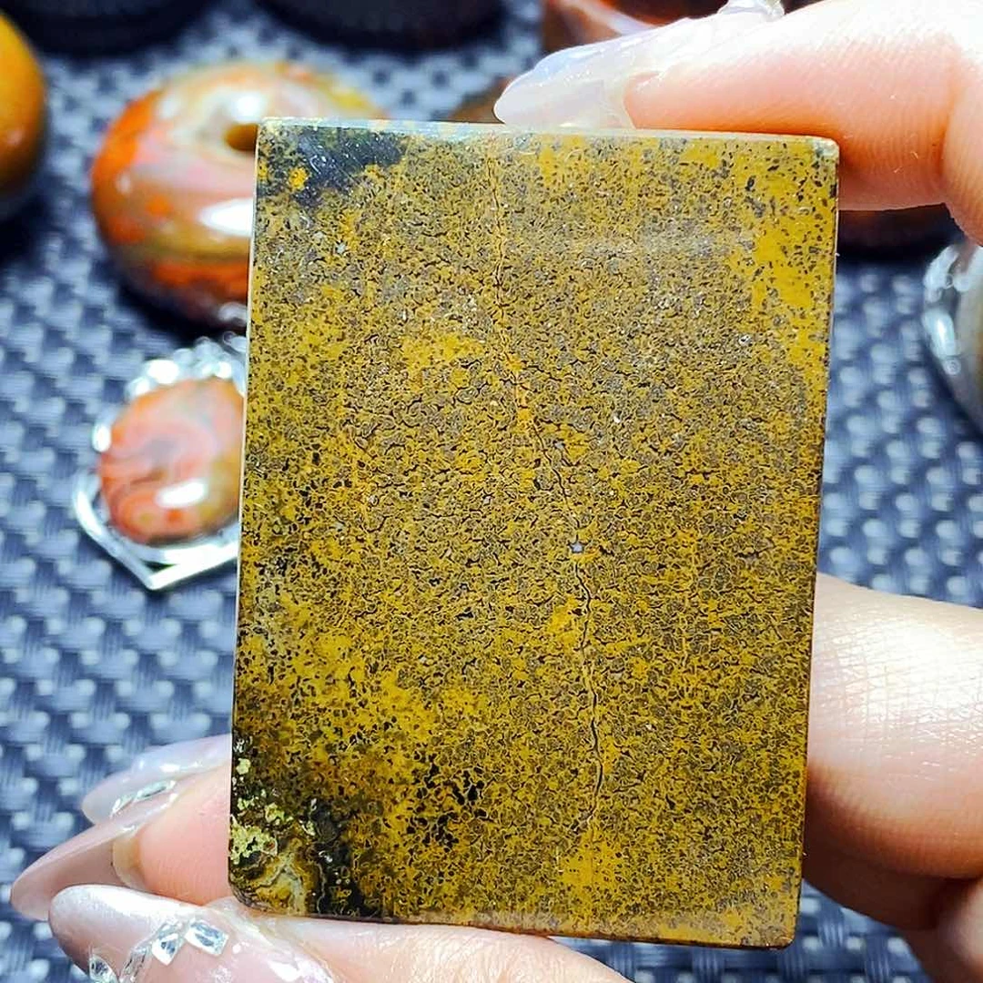 未镶嵌颈饰玛瑙/玉髓倒*