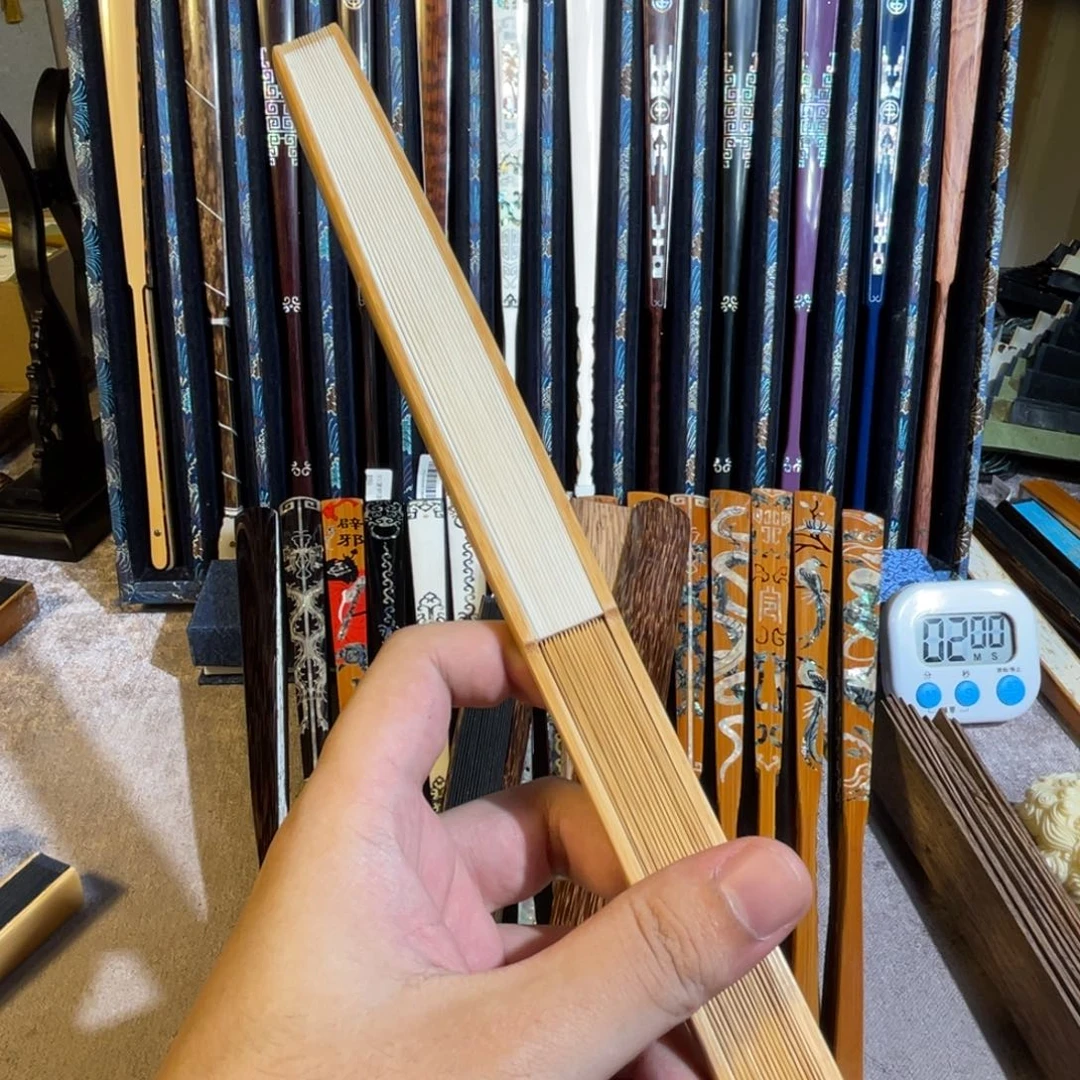 扇子手工制作工艺精湛