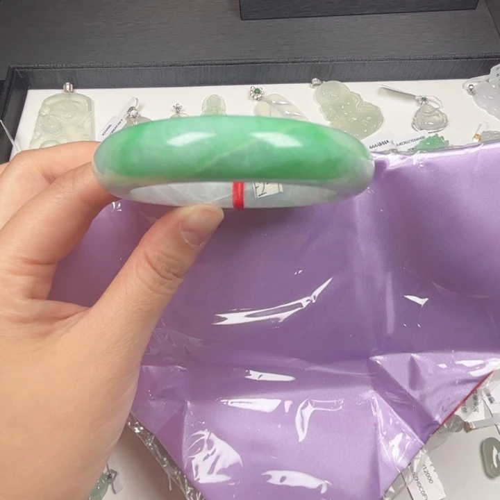 翡翠未镶嵌手镯纯天然支持复检