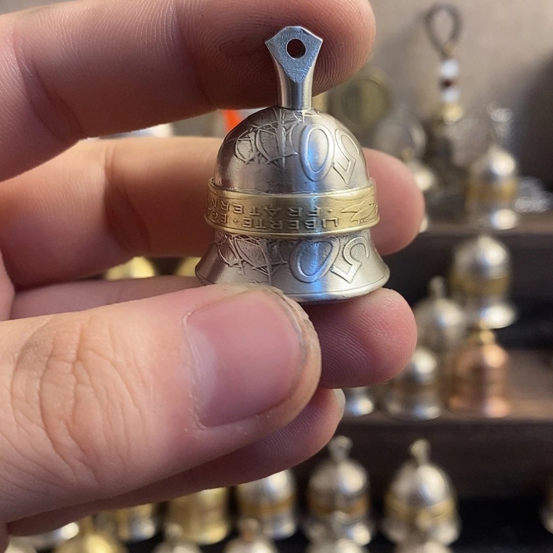 新西兰50分硬币铃铛挂件