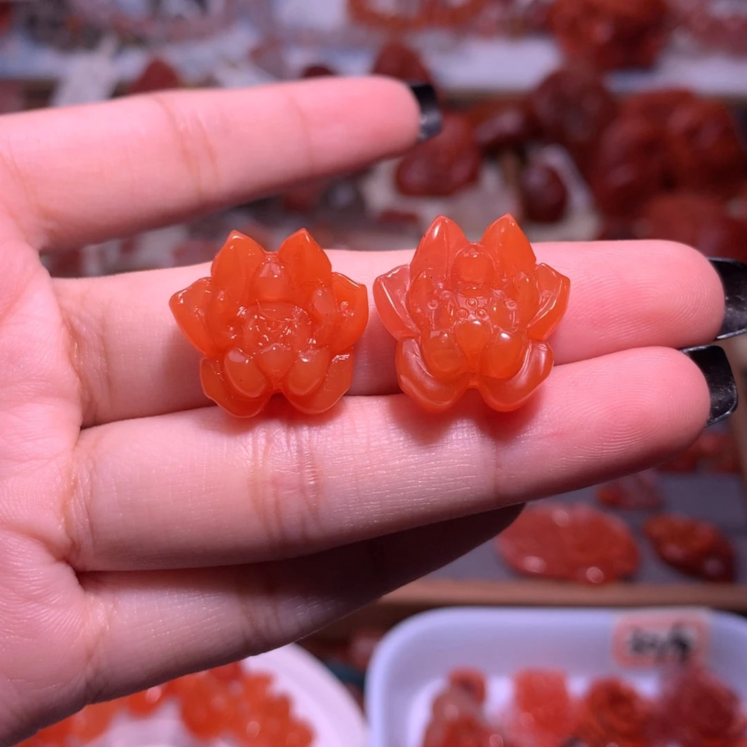 兴***告南红玛瑙未镶嵌珠宝半成品莲花