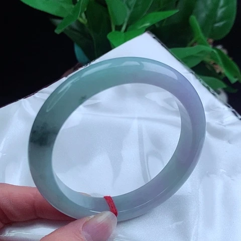 翡翠手镯未镶嵌       正圈60+ 春彩