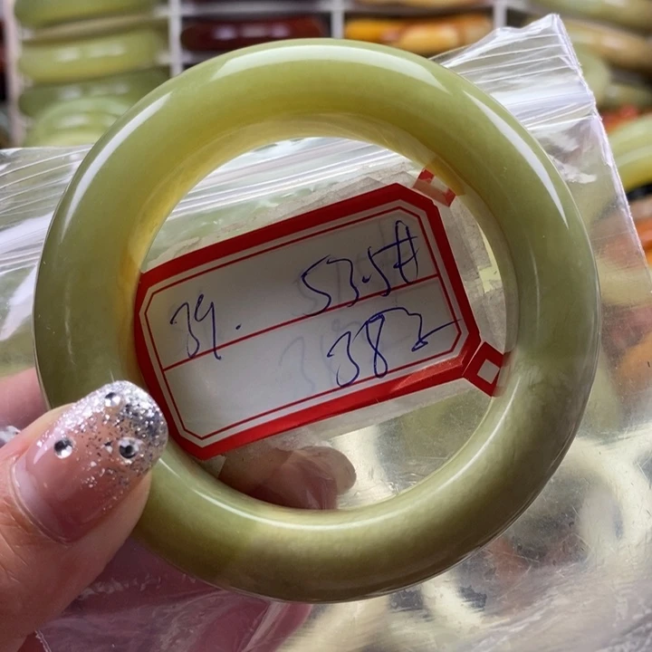 蛇纹石玉未镶嵌颈饰0*0