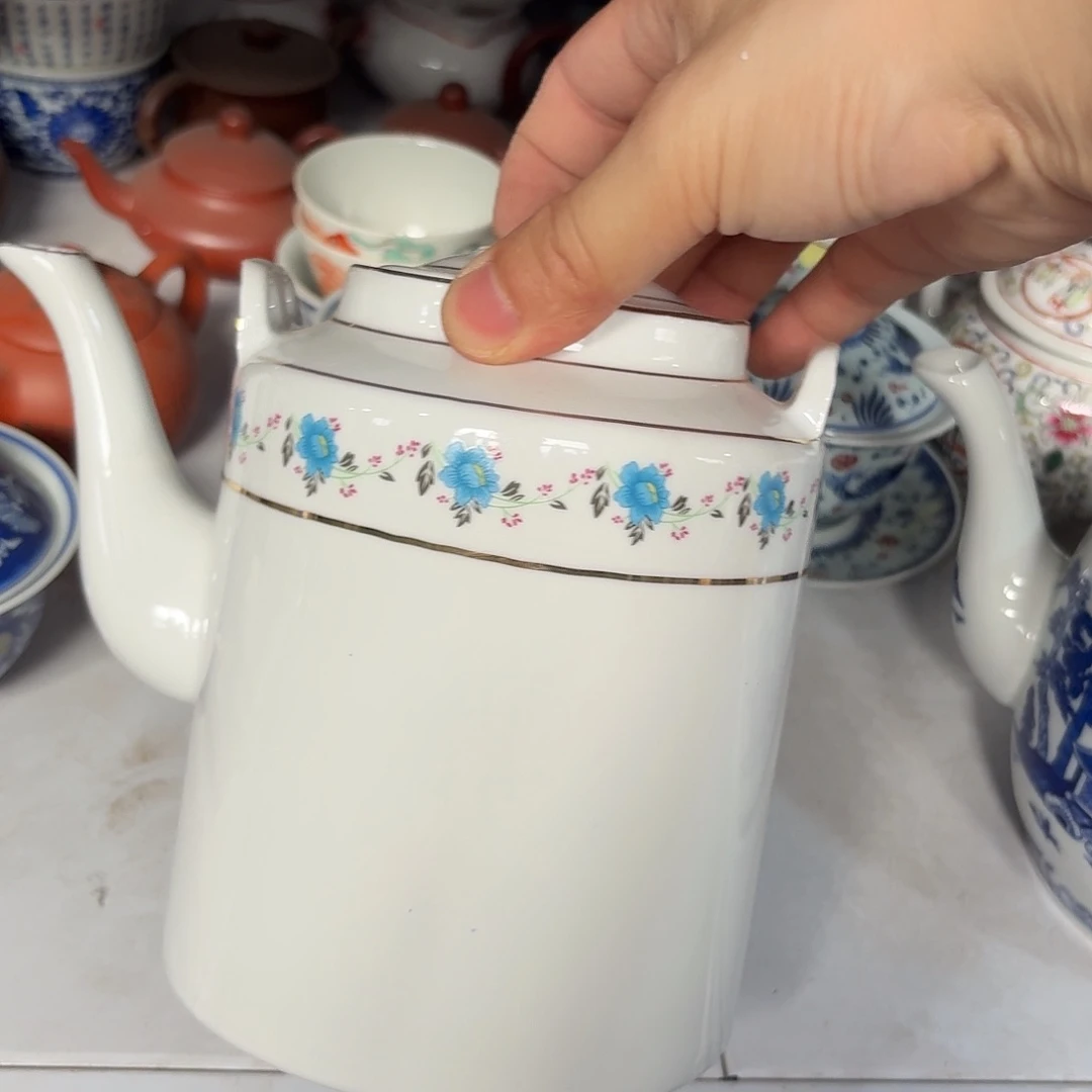 景德镇现代陶瓷用品