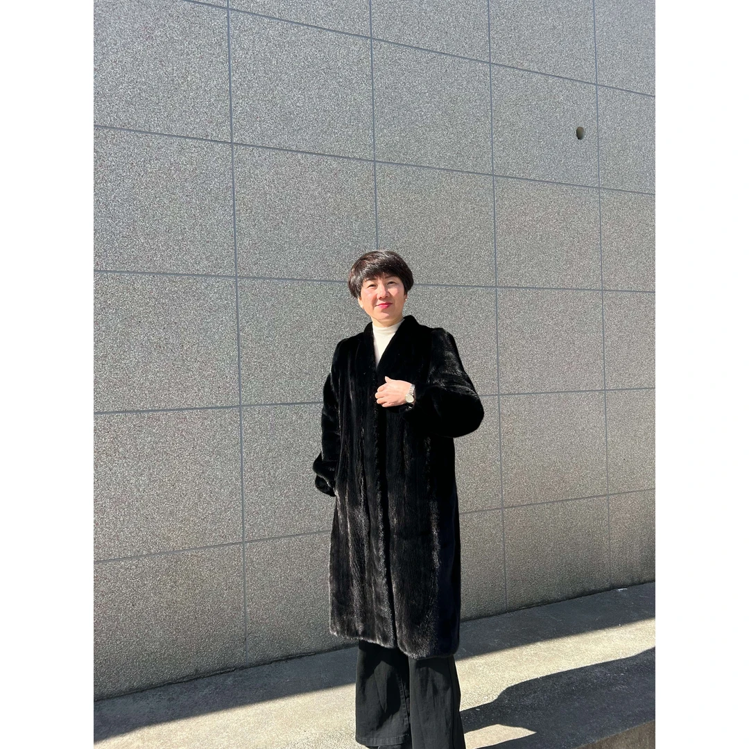 BAOYI鲍艺 2025v领冬季奢华正肩中长款水貂大衣