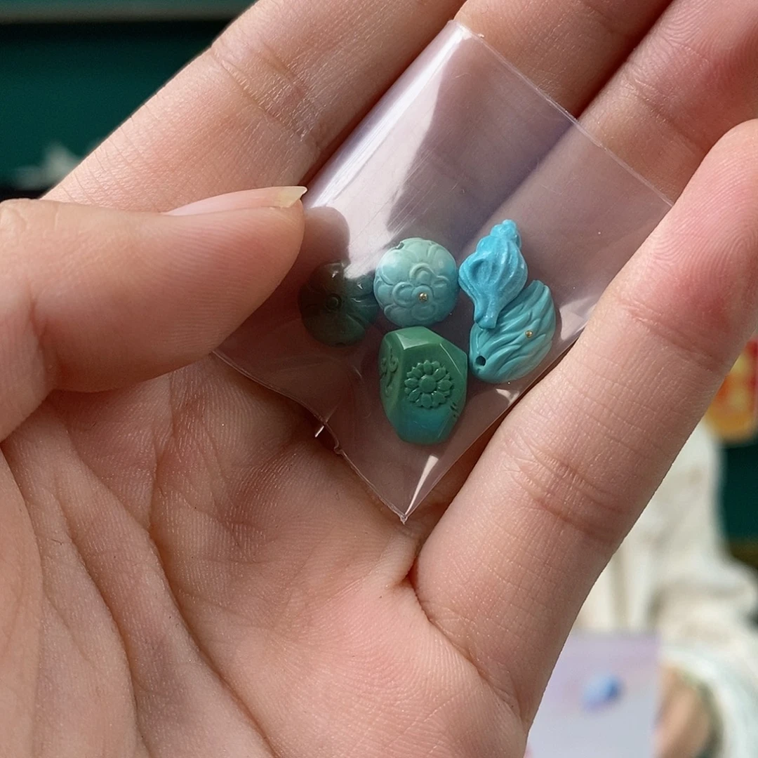 绿松石未镶嵌珠宝奇石