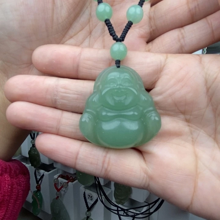 石英质玉未镶嵌颈饰