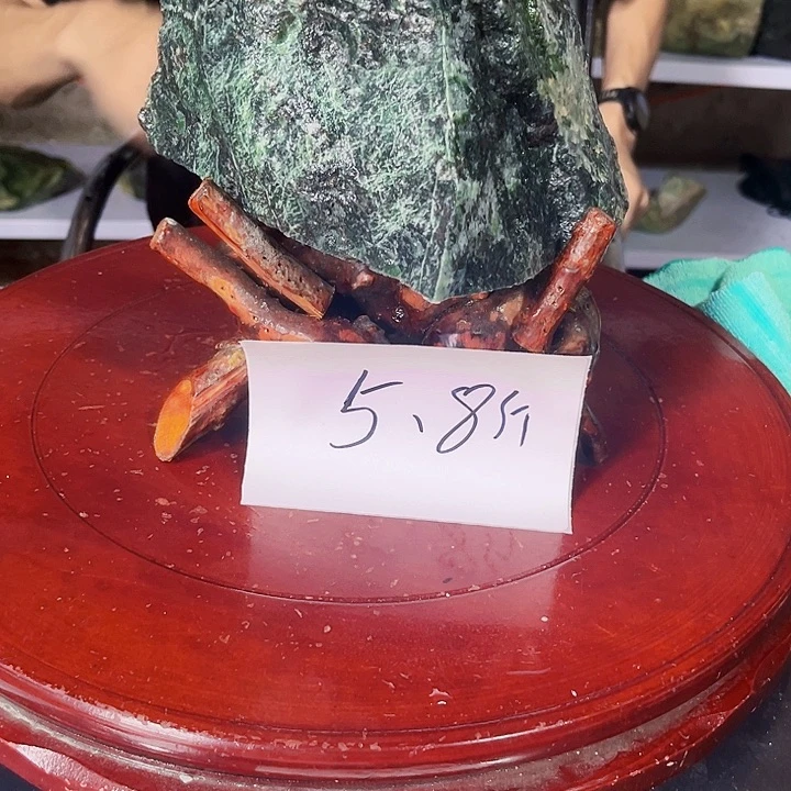 未镶嵌蛇纹石玉珠宝奇石原料