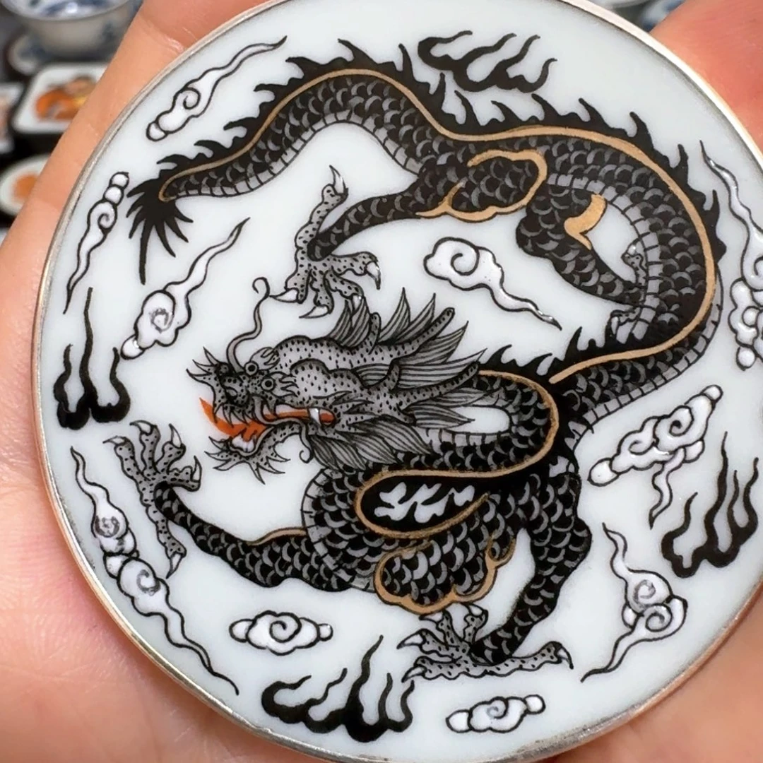 雲***龍瓷片黑金龙挂件一个