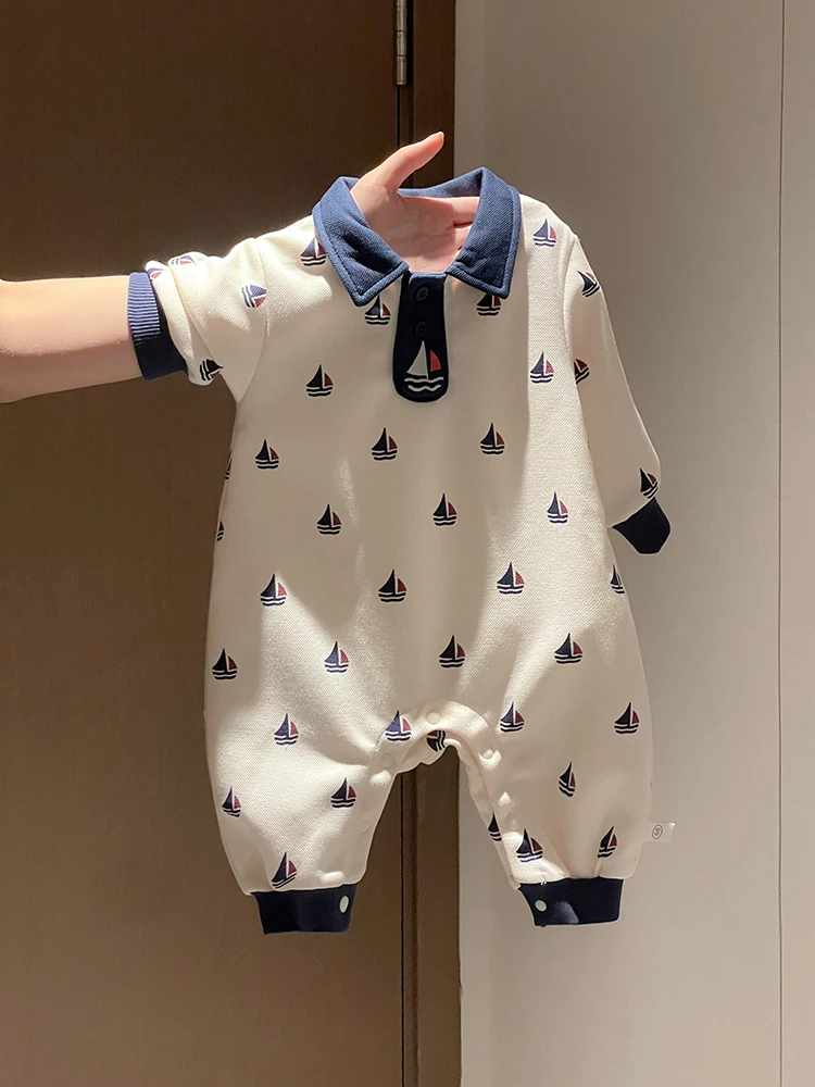 婴儿卡通爬服2025新款秋季男宝宝洋气条纹连体衣新生儿长袖衣服潮