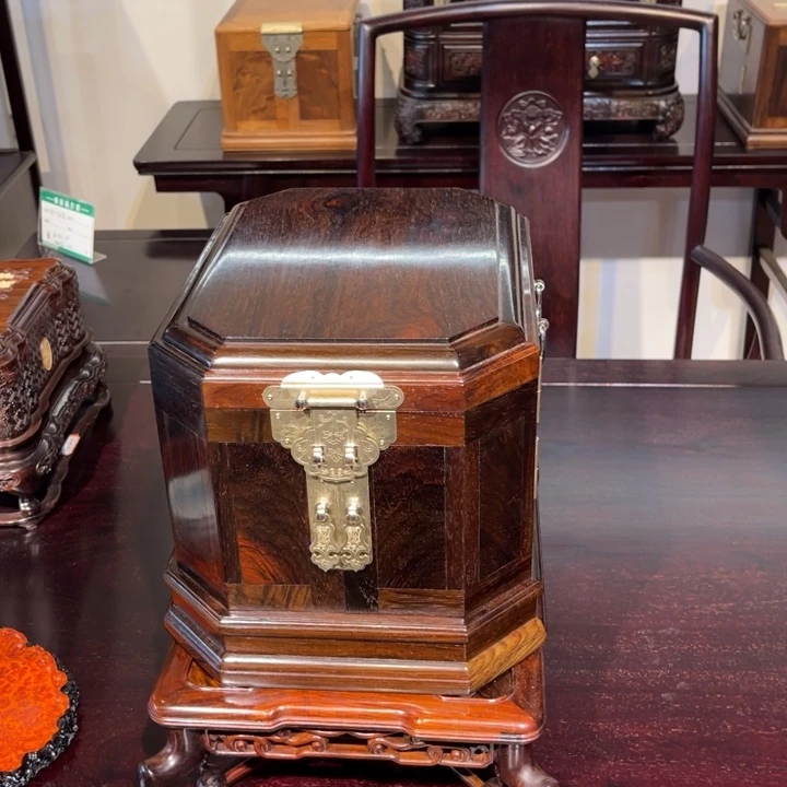 红酸枝木类成套家具