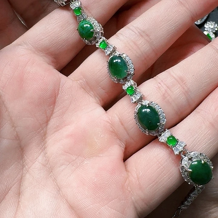 翡翠颈饰未镶嵌天然A货翡翠放漏