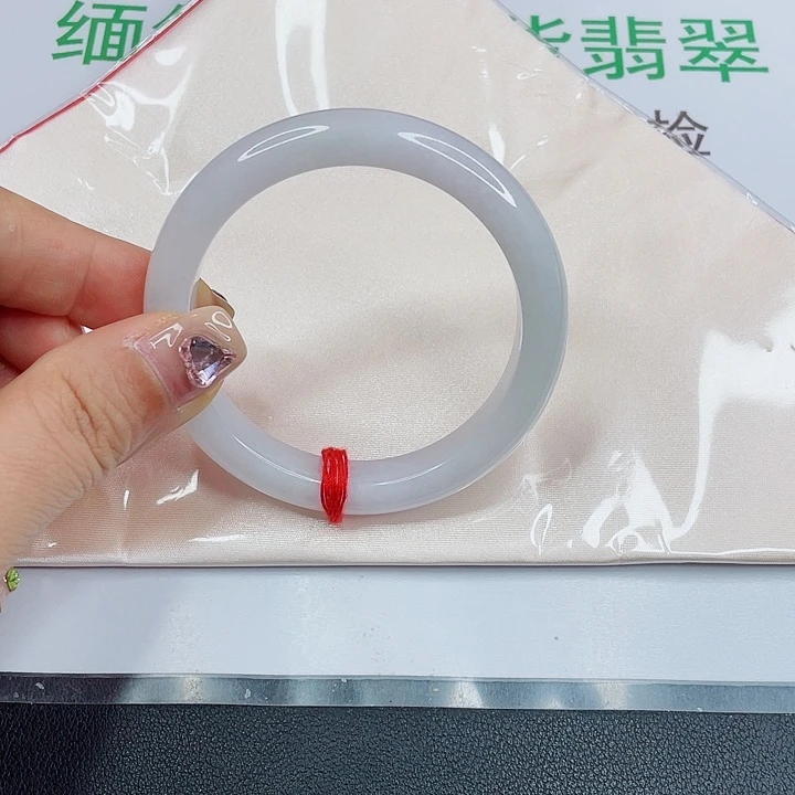 未镶嵌手镯翡翠白月光