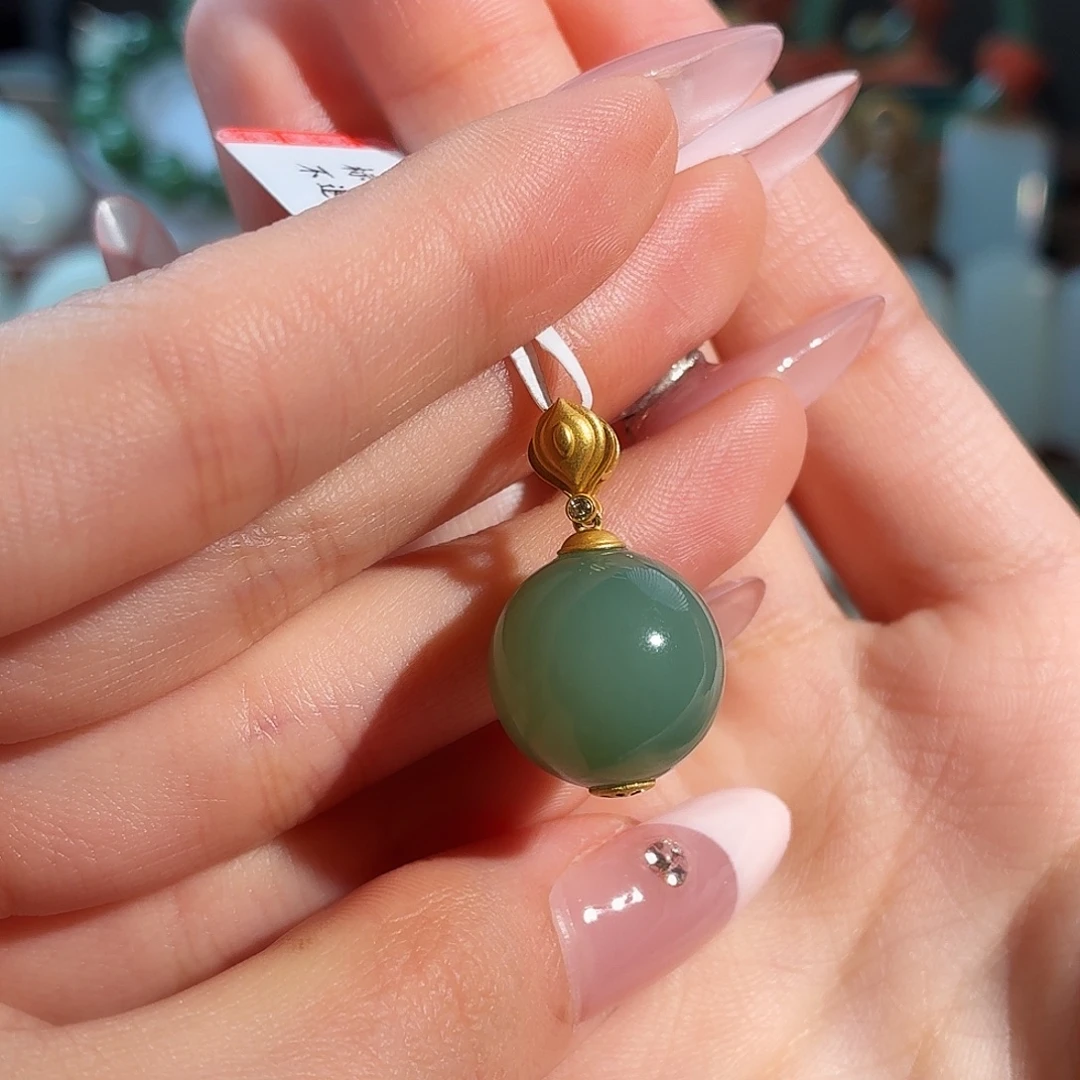 和田玉18K金镶嵌颈饰T