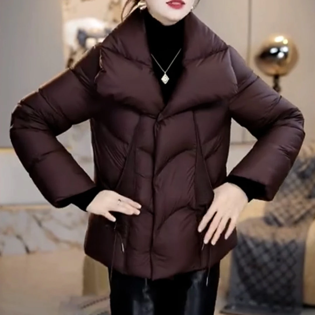 九江大牌时尚短款羽绒服女2025冬季新款妈妈装设计感加厚保暖外套