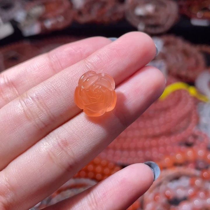 南红玛瑙未镶嵌玫瑰花1676