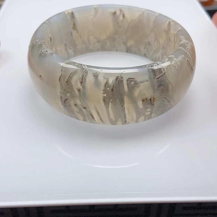 手镯玛瑙/玉髓未镶嵌知****