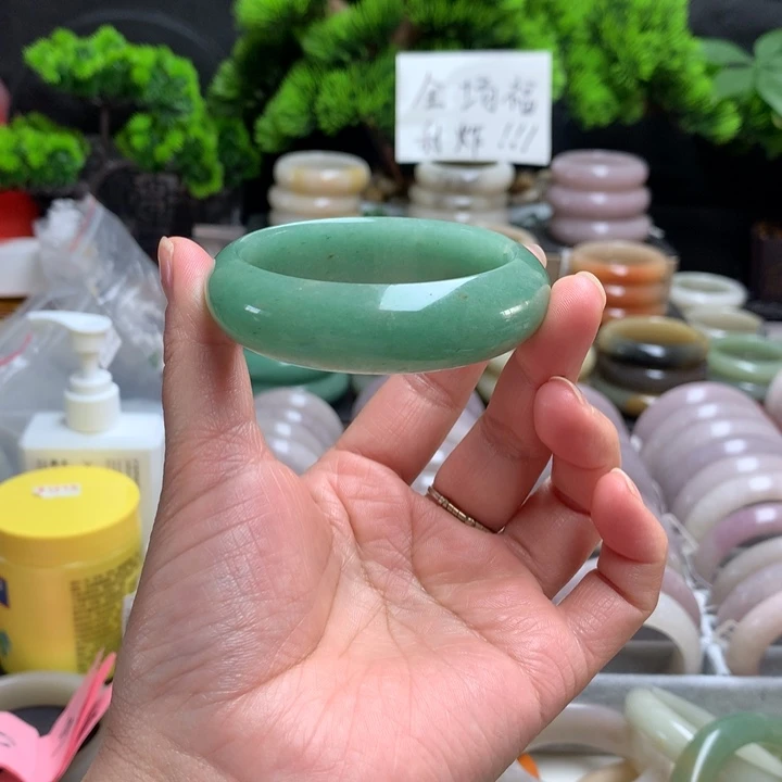 石英质玉（佘太翠）未镶嵌手镯54