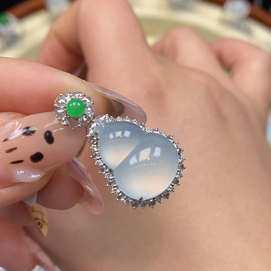 翡翠吊坠(不含链)18K金镶嵌葫芦