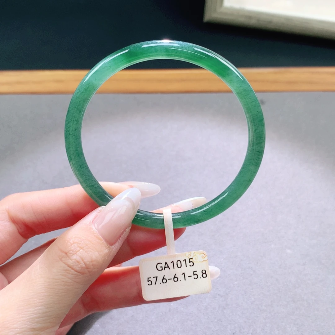 翡翠未镶嵌手镯天然