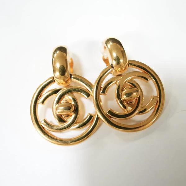 Chanel书包扣吊坠圈圈耳夹