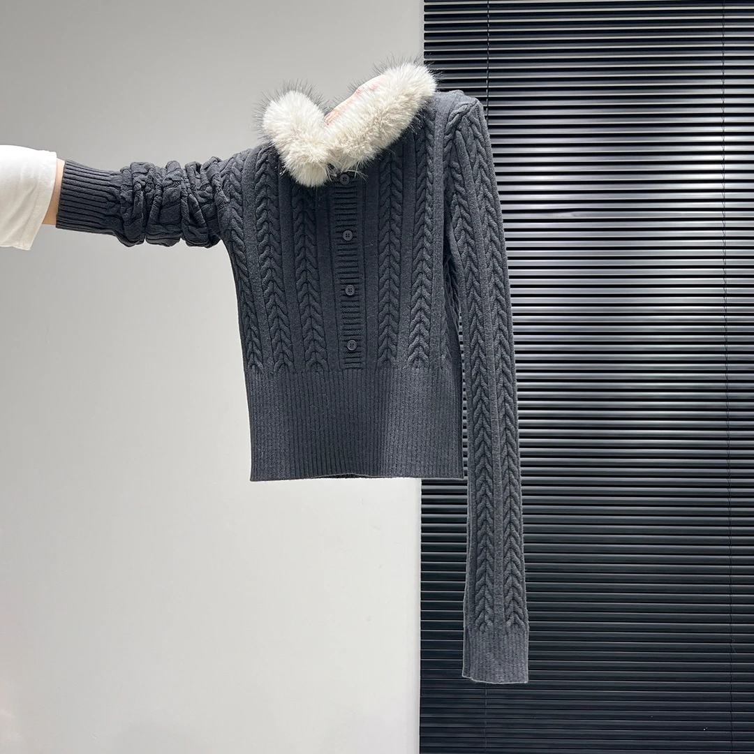 小婉薇毛领麻花修身长袖针织衫女2026秋冬显瘦内搭外穿打底衫上衣