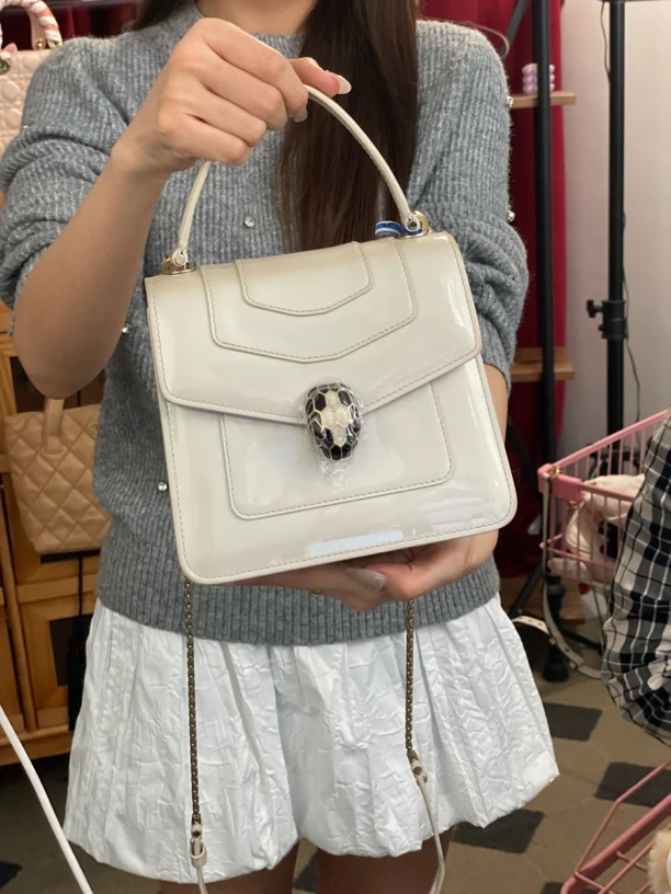 95新 BVLGARI/宝格丽 阿白奢品/宝格丽 白色漆皮风琴包