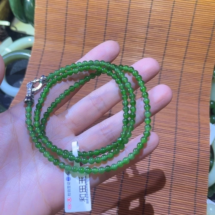 L***念和田玉（碧玉）未镶嵌颈饰