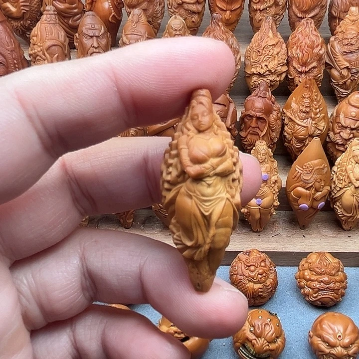 吊坠橄榄核19美女