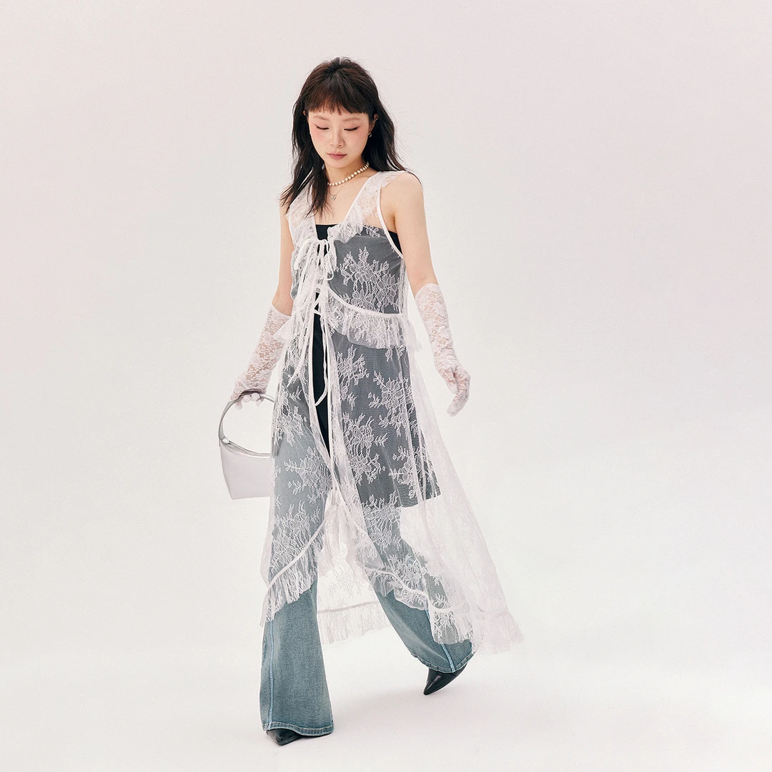 【11】CHUU蕾丝钩花镂空叠穿层次感木耳边设计显瘦马夹FHKD009J