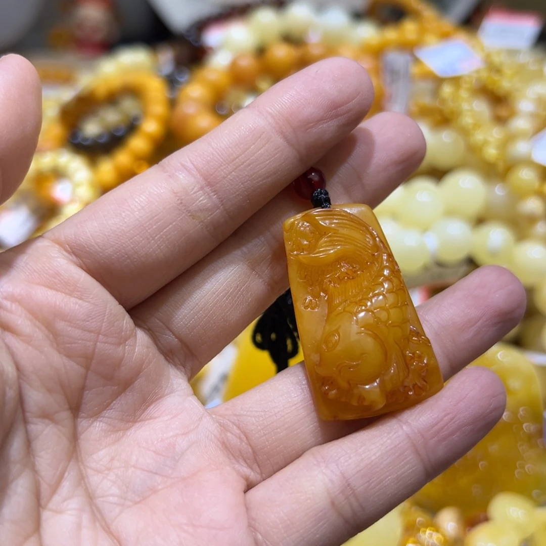 琥珀珠宝奇石未镶嵌