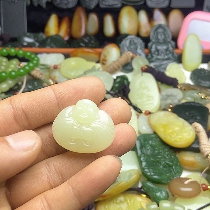 颈饰未镶嵌和田玉