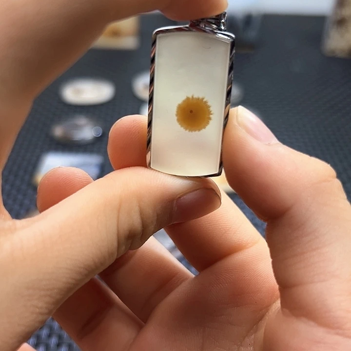 玛瑙/玉髓未镶嵌珠宝半成品