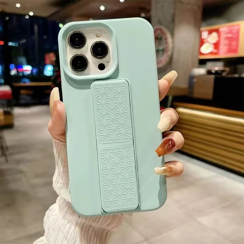 适用苹果16Promax手机壳iPhone15Promax液态硅胶14pro折叠腕带支
