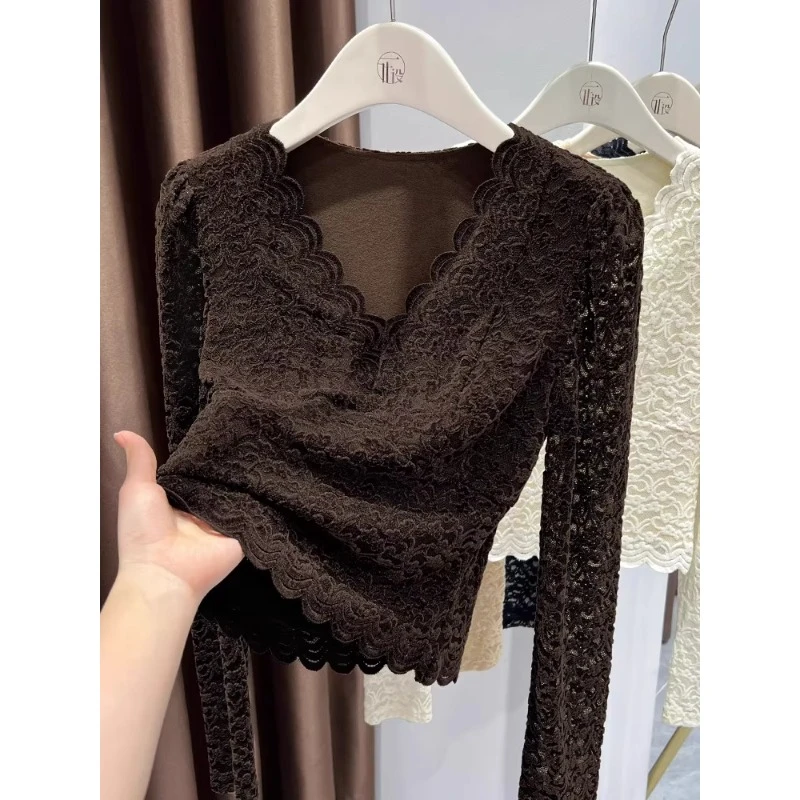 芯娇晴巨好看的咖色加绒V领蕾丝打底衫女装秋冬小衫内搭长袖上衣