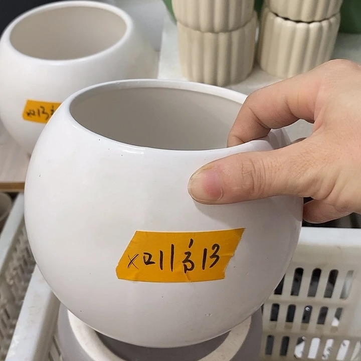 摆件陶盆有孔 瑕疵介意勿拍