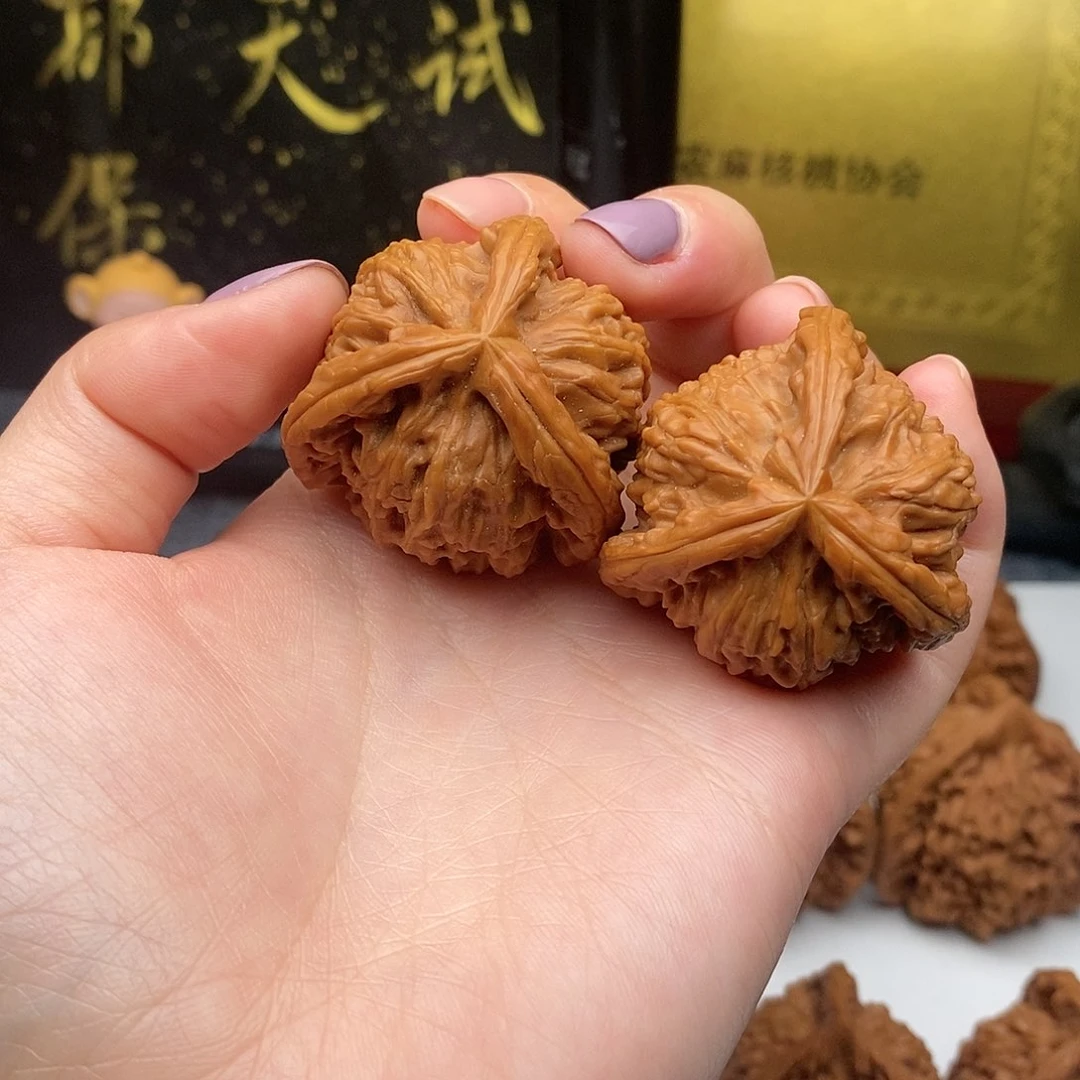 吊坠文玩核桃周白狮子1111111