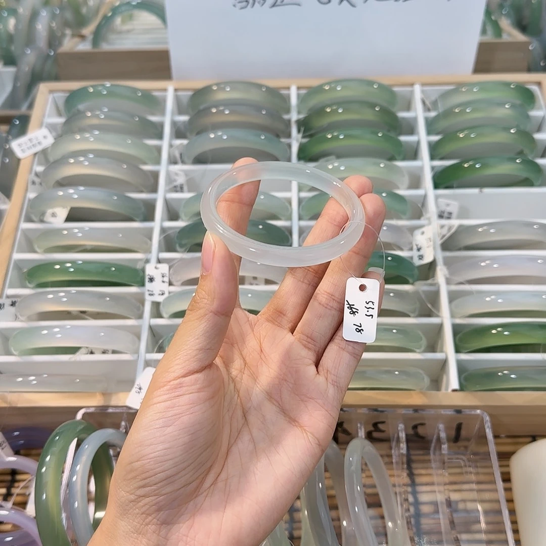 玛瑙/玉髓未镶嵌手镯圈口53.5