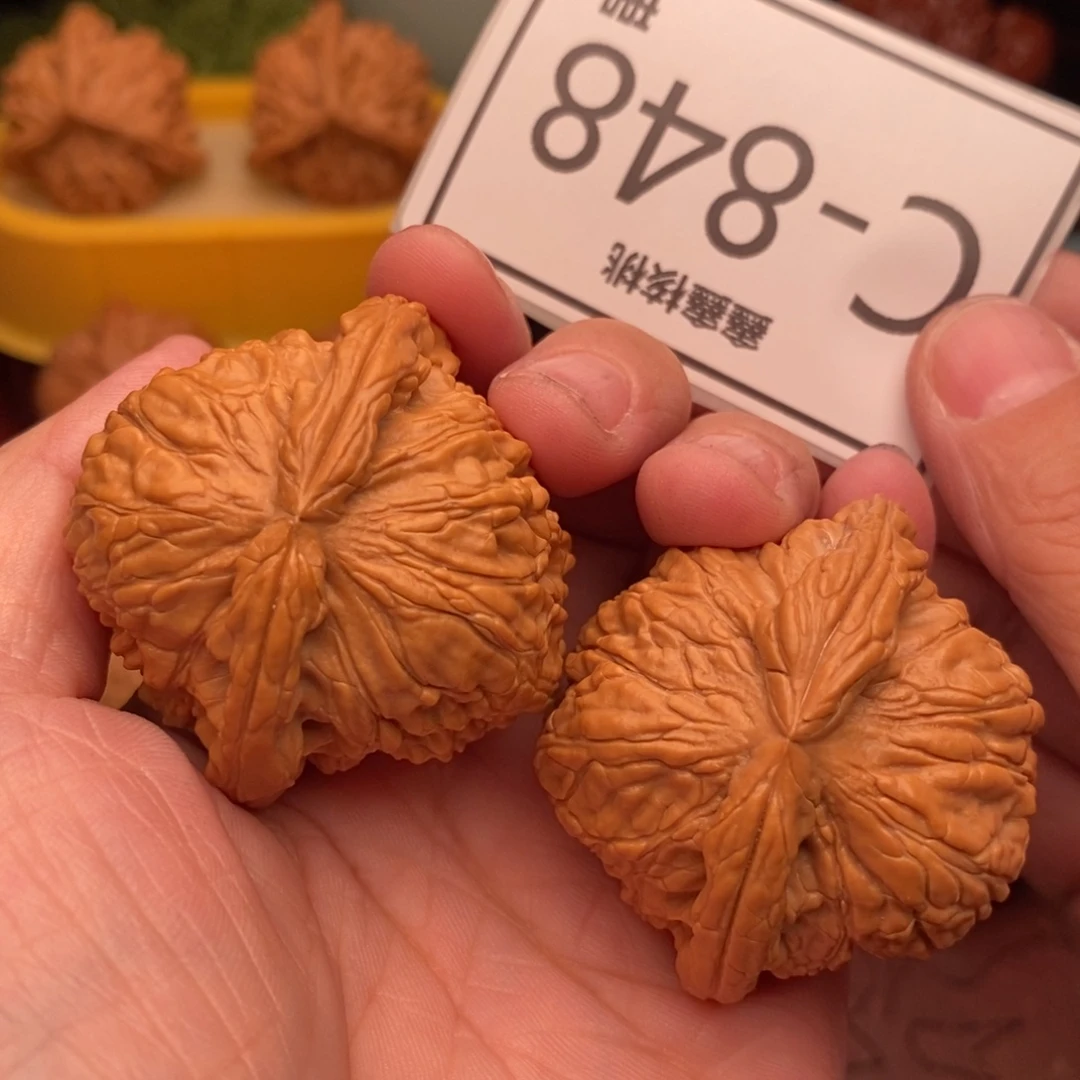 桃核把件闷白43…..