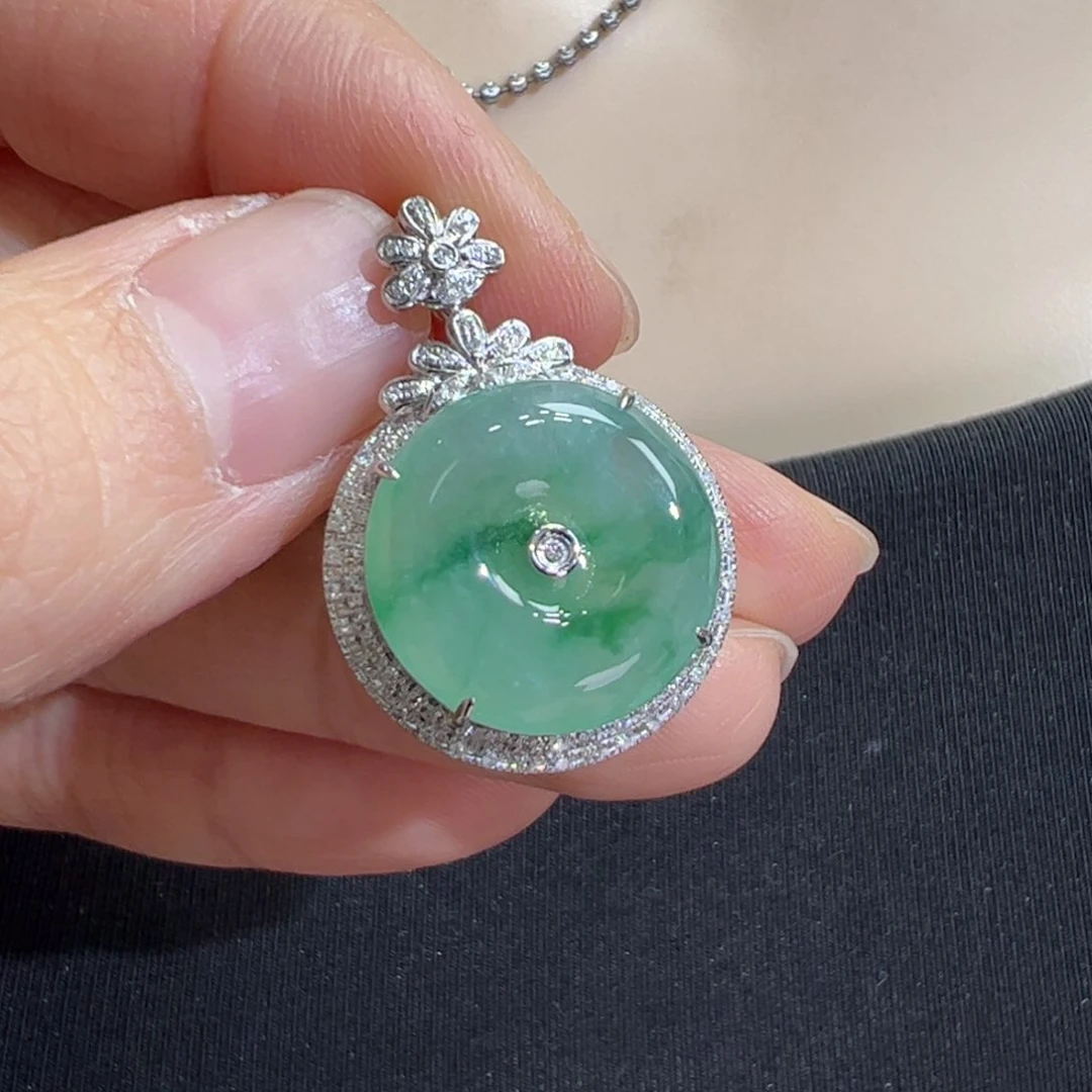 翡翠吊坠(不含链)18K金镶嵌褚*楚