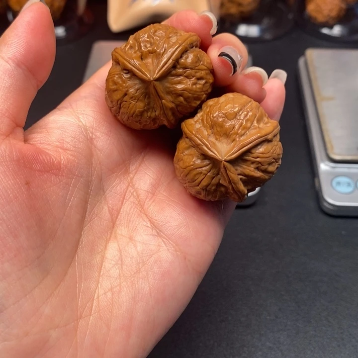 文玩核桃把件球三