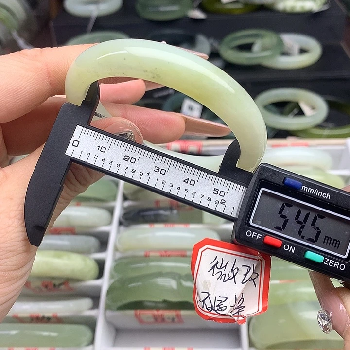 蛇纹石玉手镯未镶嵌774