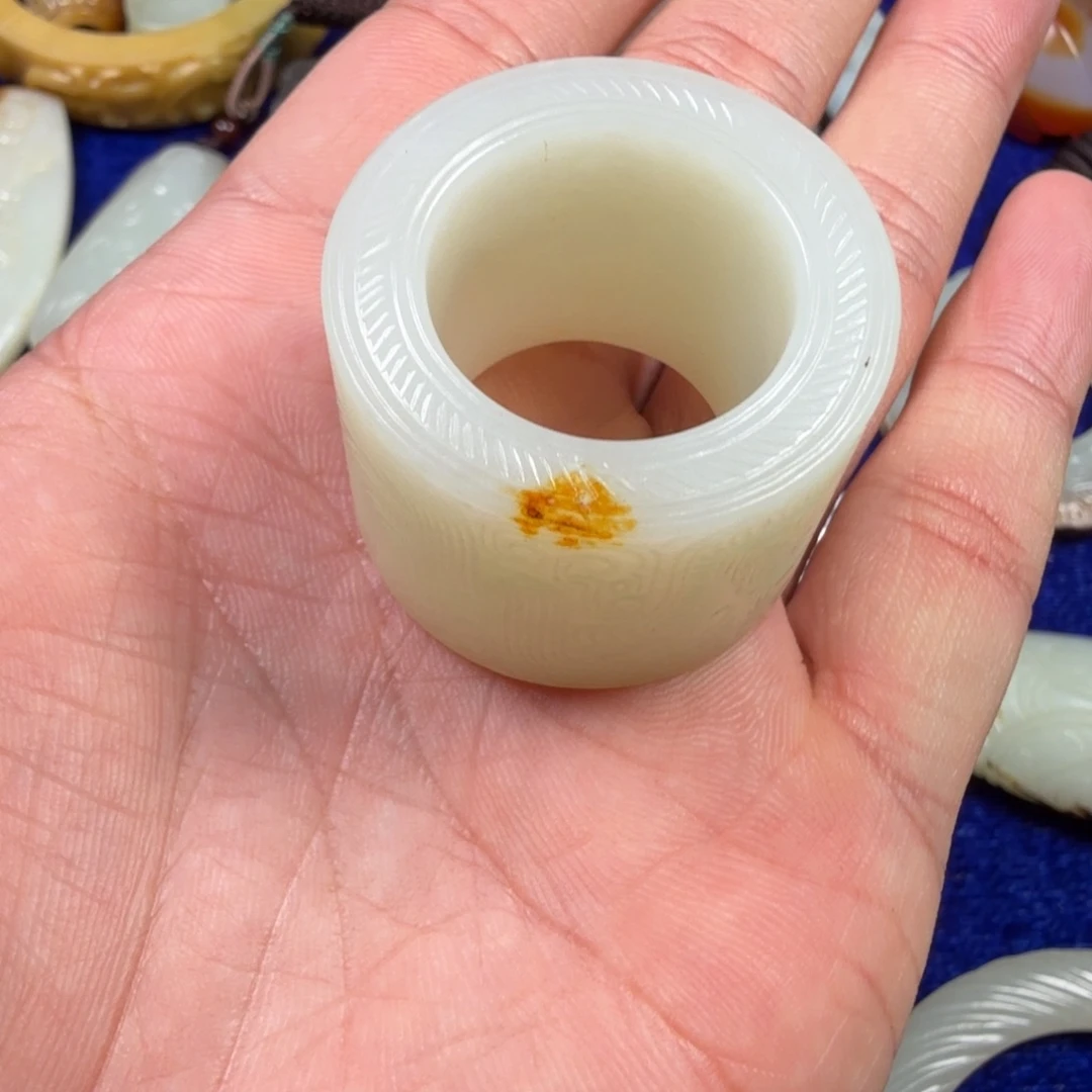 未镶嵌和田玉（糖玉）挂件