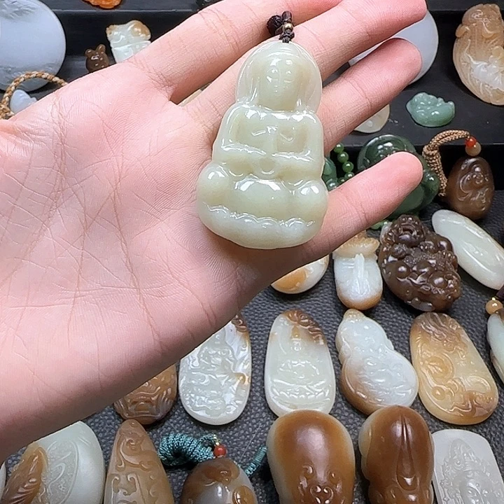 颈饰未镶嵌和田玉
