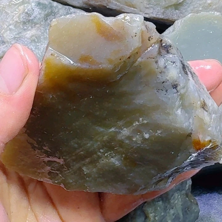 和田玉未镶嵌珠宝半成品