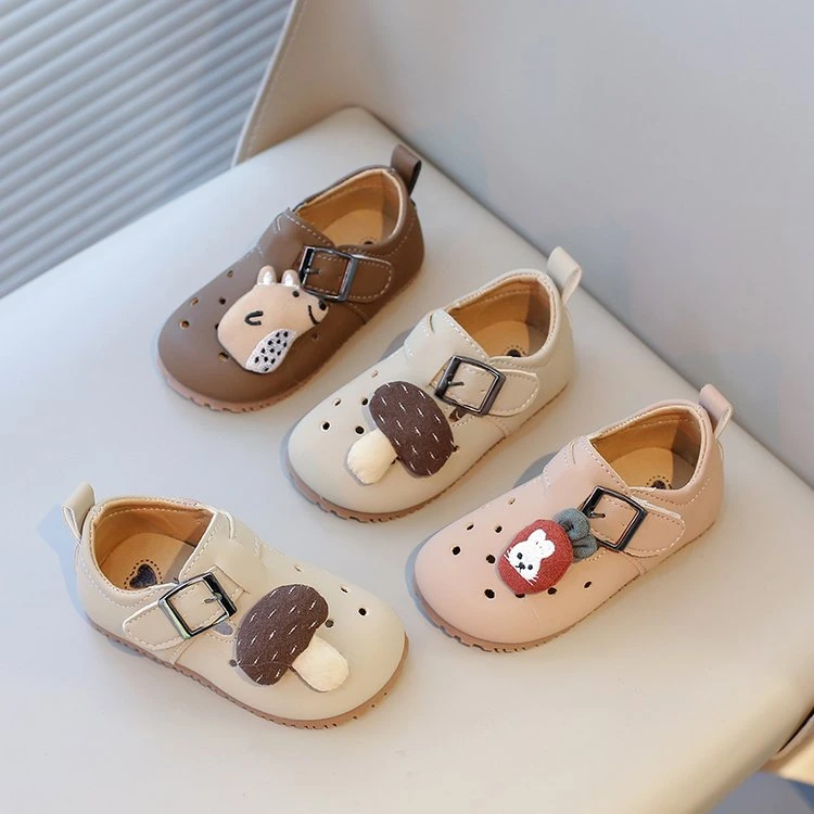 8812女童皮鞋春秋新款卡通宝宝软底公主风单鞋