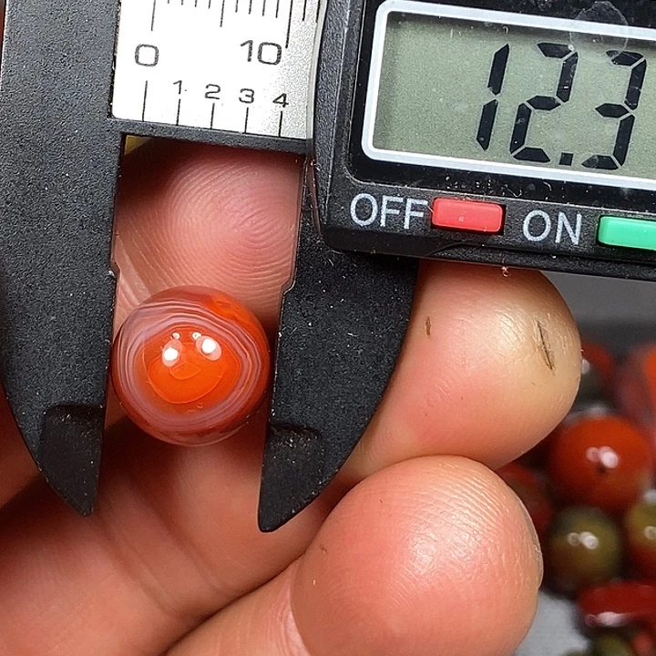 南红玛瑙未镶嵌车挂