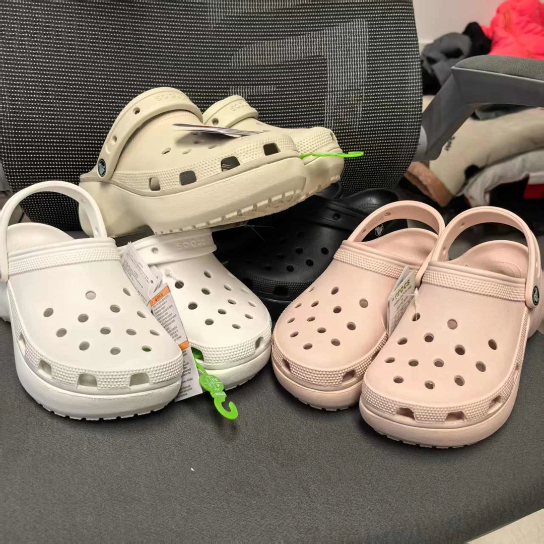 云朵（微微瑕）洞洞鞋